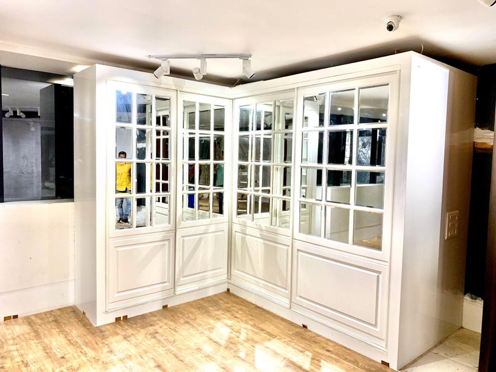 over-1000-designs-for-lacquer-glass-wardrobes-serving-across-gurgaon-gurugram-largest-collection-gallery-of-designs-in-gurgaon-india